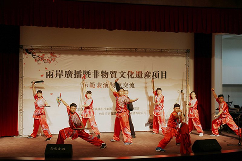 探寻老街的糖人记忆：从街头巷尾到网络直播